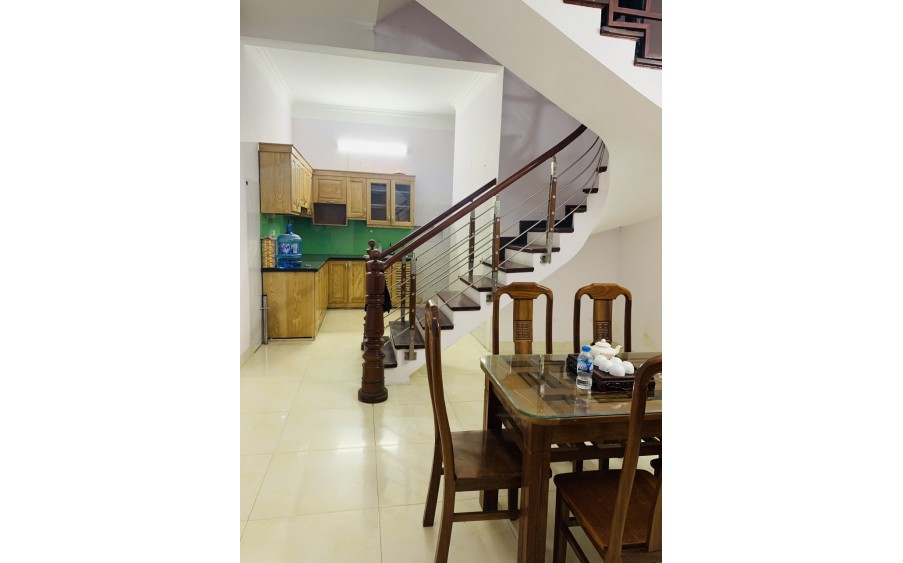 CHO THUÊ NHÀ NGUYÊN CĂN TẠI NGÕ 93, VƯƠNG THỪA VŨ, 4 TẦNG, 45M2, 3 NGỦ, 13 TRIỆU